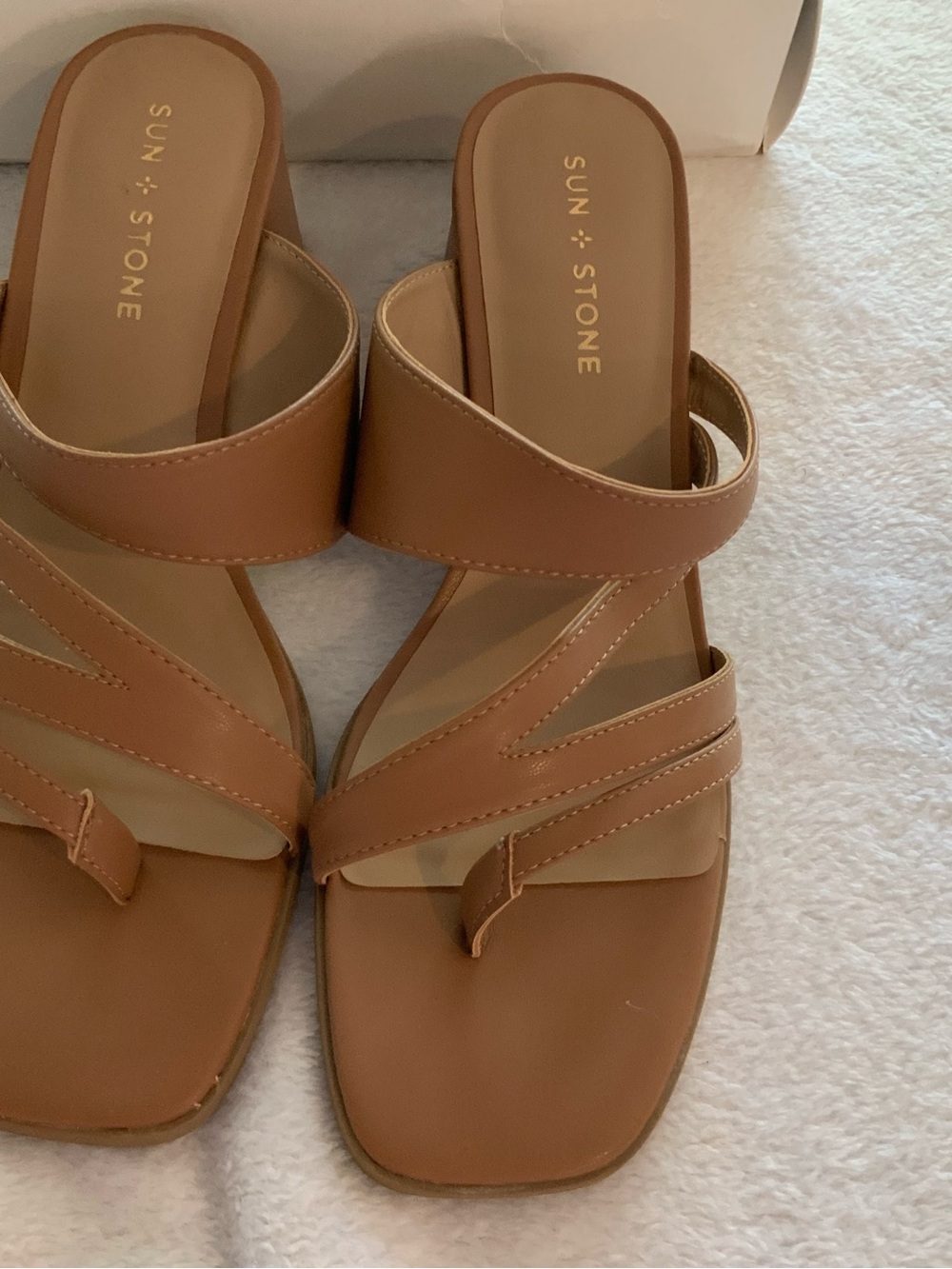 Sun + Stone Women's Tan Leather Slide Sandals new size 9.  SKU 3092